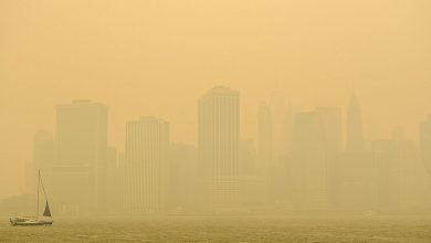 ما بدت عليه مدينة نيويورك مخنوقة في دخان حرائق الغابات