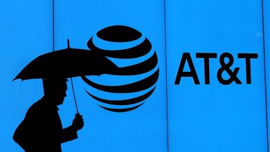 يحتج أصحاب الهواتف الأرضية على خطط AT&T لإسقاط الخدمة