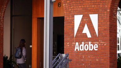 تقول شركة Adobe إنها لن تقوم بتدريب الذكاء الاصطناعي باستخدام أعمال الفنانين  المبدعون غير مقتنعين