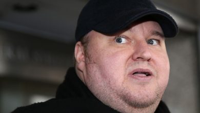 يتم الآن تحميل Kim Dotcom على Megaupload إلى الولايات المتحدة للتجربة