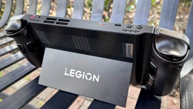 وبعد مرور عام، حصلت Lenovo Legion Go على قاعدة إرساء رسمية خاصة بها وإسفين وحدة تحكم