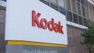 تقوم Kodak بإيقاف إنتاج الأفلام مؤقتًا لترقية المصنع للمساعدة في تلبية الطلب