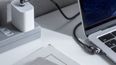 يدور موصل كابل USB-C بقدرة 240 واط وينحني