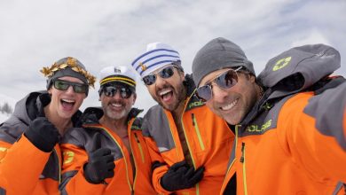 يجد جيسي أرمسترونغ تعاطفًا مع “المتسكعون الغنيون” في Mountainhead